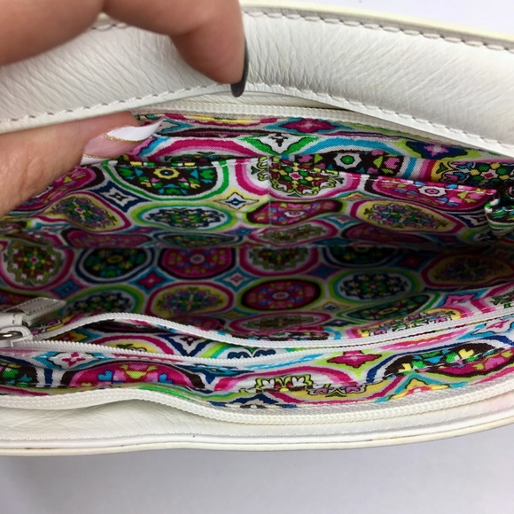 NEW VERA BRADLEY White LEATHER Trim Hobo Bag - Picture 5 of 9